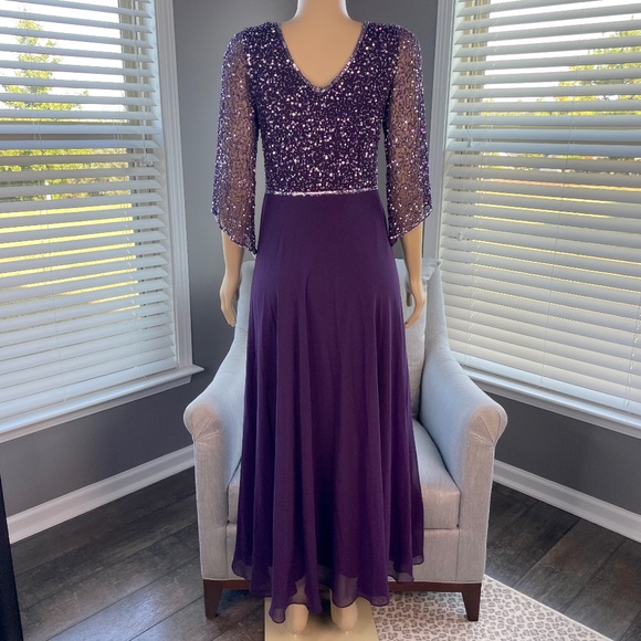 J Kara Women's 3/4 Sleeve V-Neck Beaded Top Long Gown NWT 8P - Picture 5 of 10